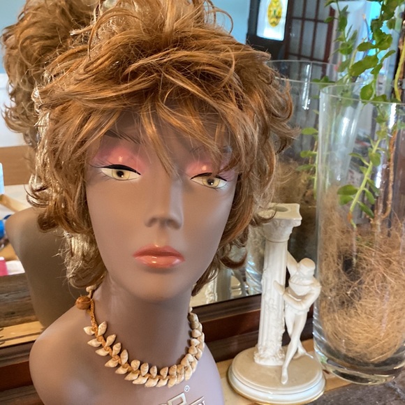 Wig - Picture 2 of 14